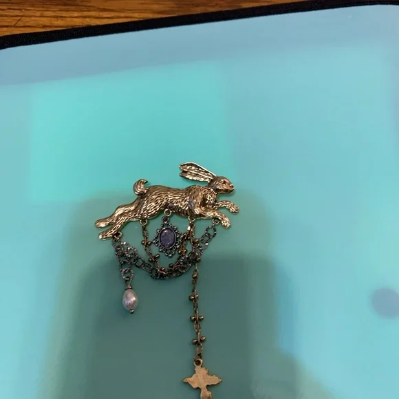 Dare to Dream Rabbit Brooch - Picture 5 of 5